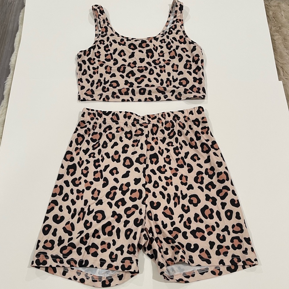 Cheetah Set - Picture 2 of 2